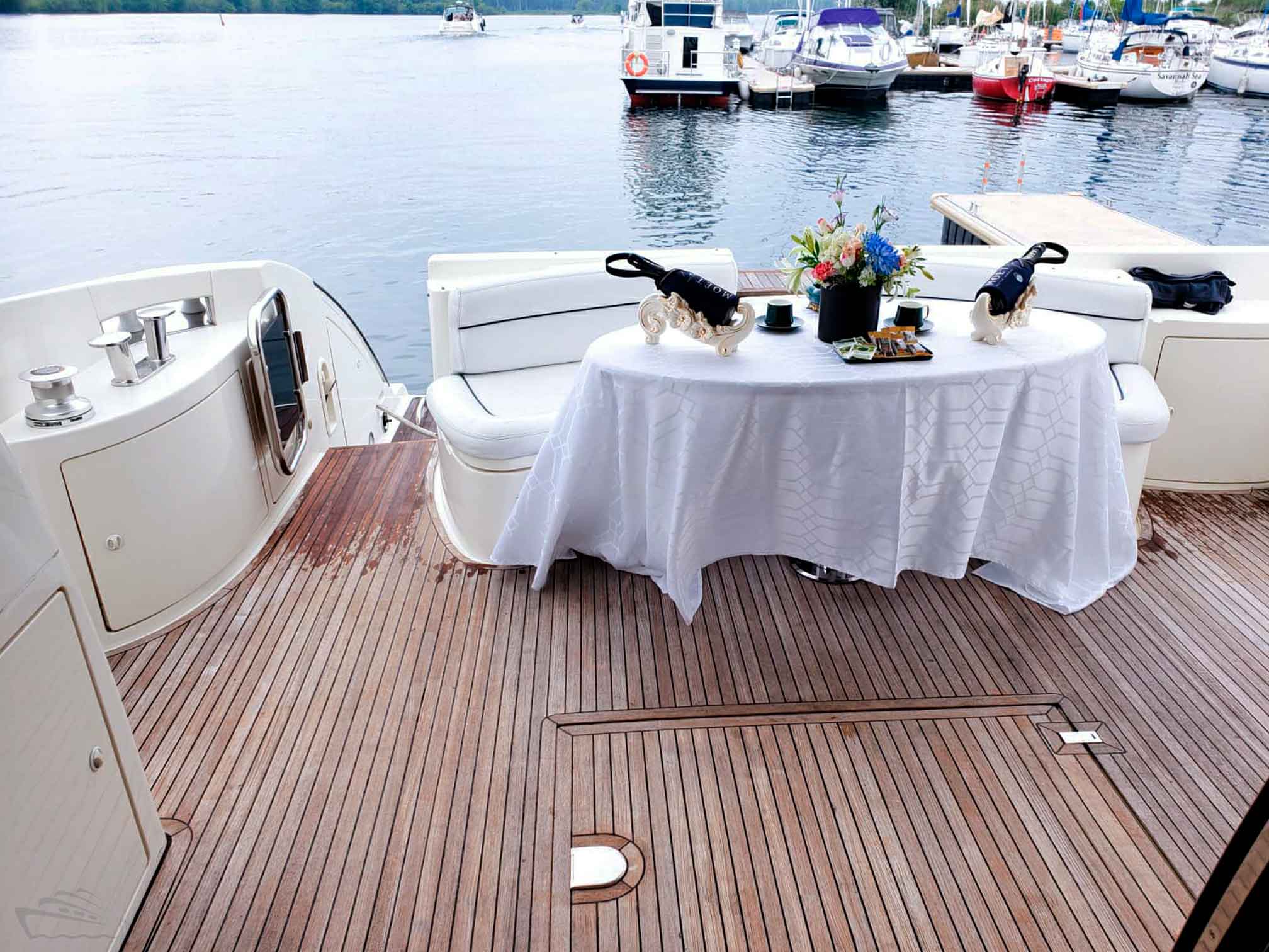 yacht-sunseeker-camargue
